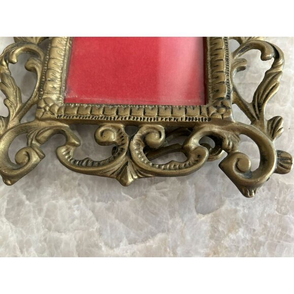 Antique Ornate Brass Picture Frame With Red Velvet Backing & Intricate Design 10 - Picture 7 of 10